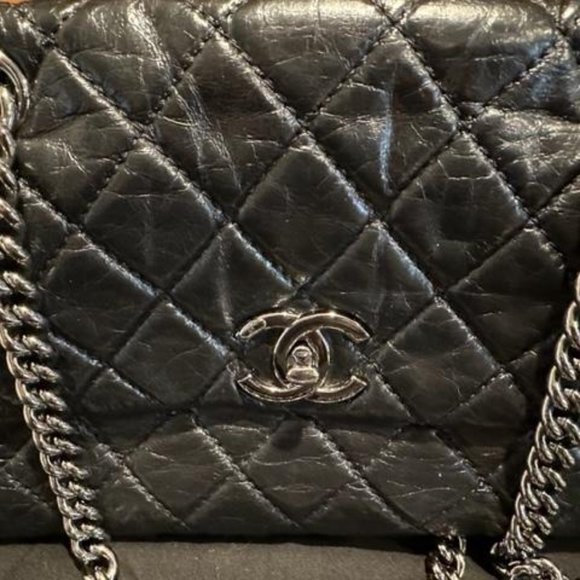 Gorgeous Chanel Black Flap Bag w/silver EUC - Picture 2 of 12